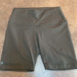 Nobull High-Rise Matte Short 6”